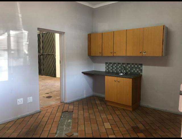 INDUSTRIAL PROPERTY TO RENT IN HENNOPSPARK